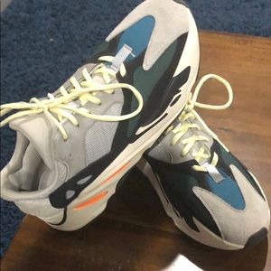 Adidas yeezy 700 wave runner